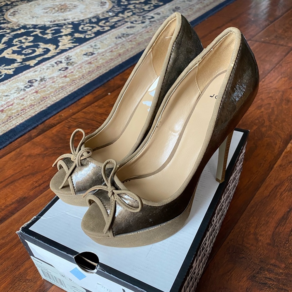 Bronze Metallic Pumps